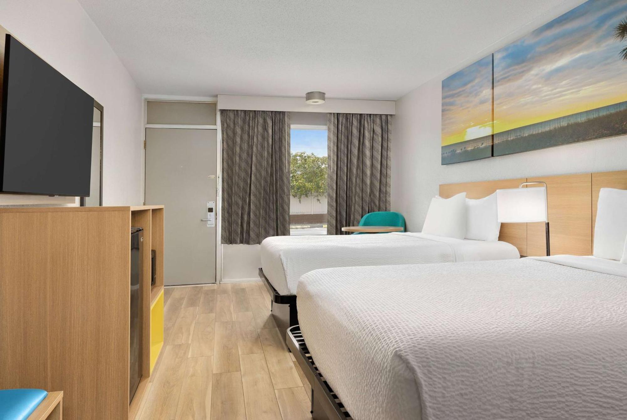 Hotel Days By Wyndham I-75 Lake Stadt