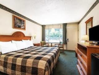 Hotel Days By Wyndham I-75 Lake Stadt